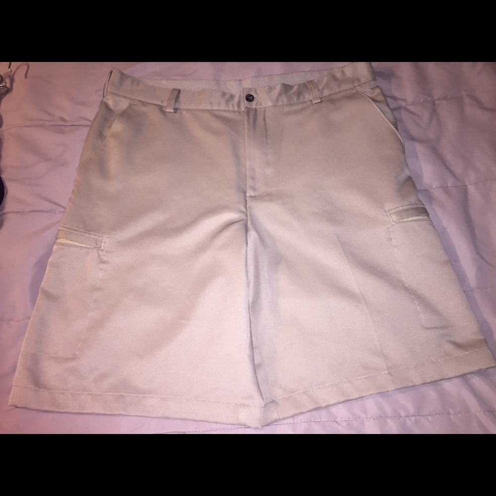 GOLF Shorts- IZOD